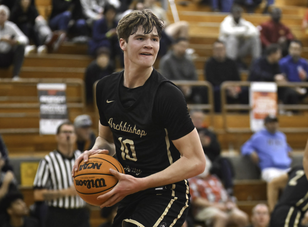 Archbishop Mitty vs Carlsbad Torrey Pines Holiday Classic December 29, 2023 Photo-Justin Fine76